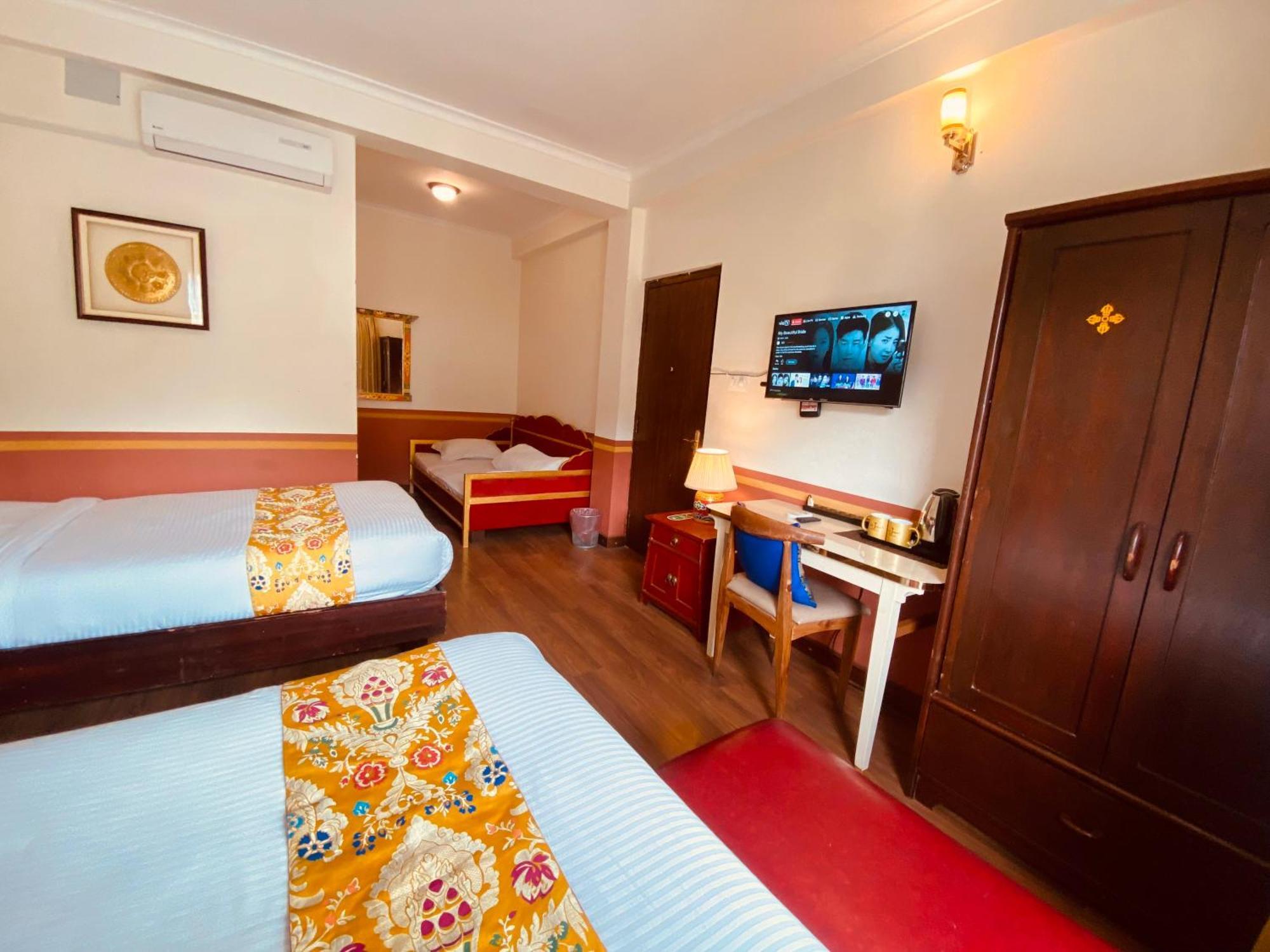Three Jewels Boutique Hotel Pokhara Exterior foto