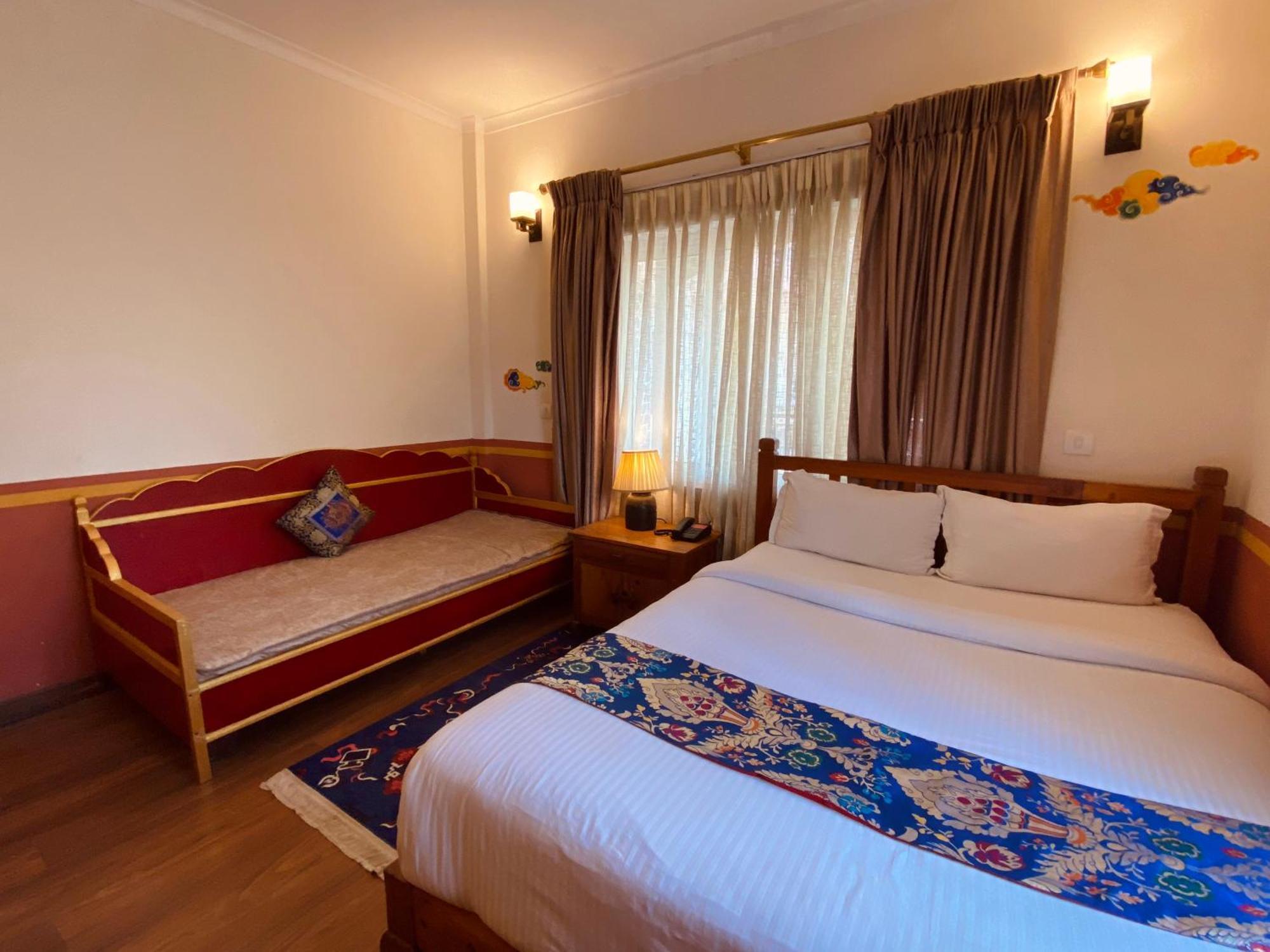 Three Jewels Boutique Hotel Pokhara Exterior foto