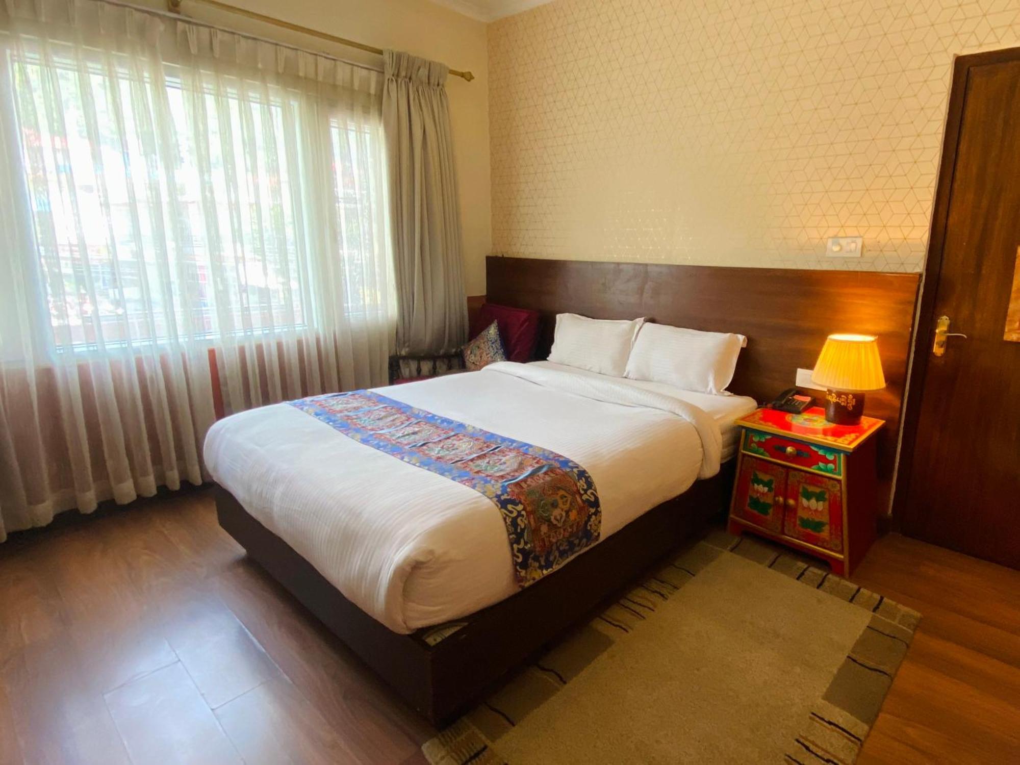 Three Jewels Boutique Hotel Pokhara Exterior foto