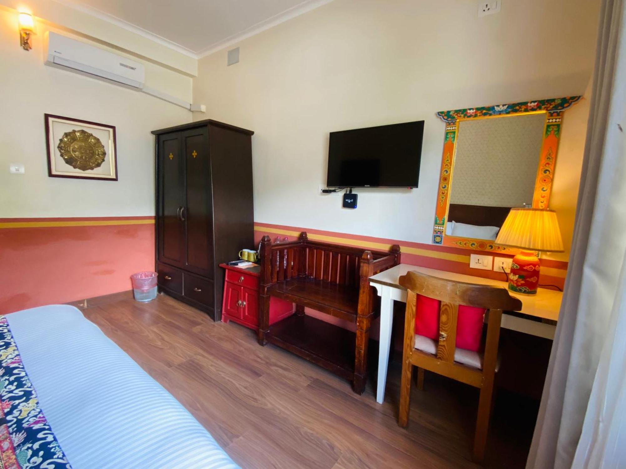 Three Jewels Boutique Hotel Pokhara Exterior foto