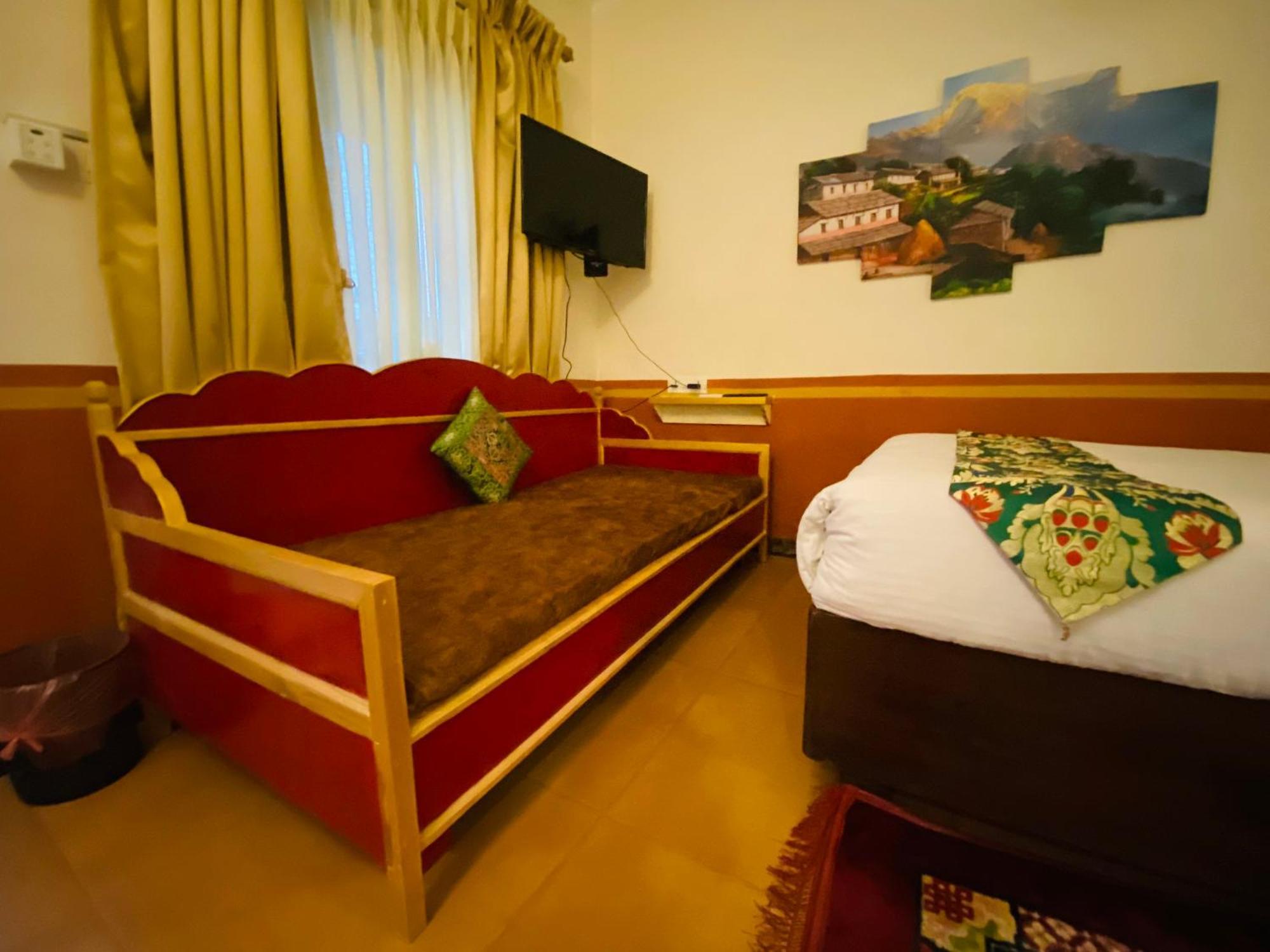 Three Jewels Boutique Hotel Pokhara Exterior foto