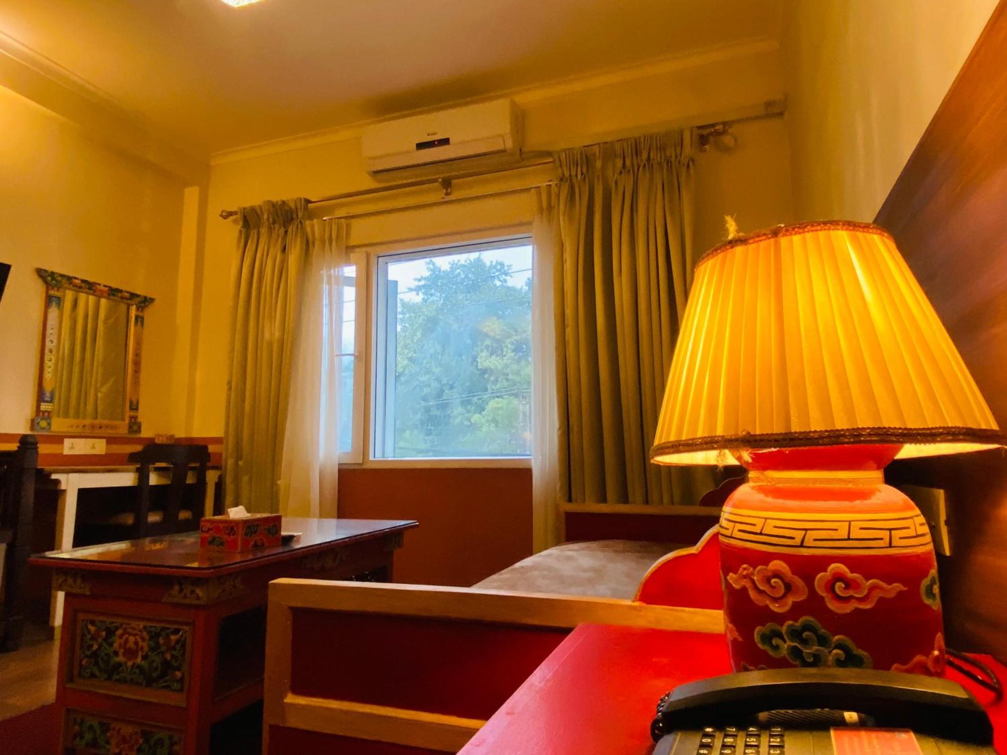 Three Jewels Boutique Hotel Pokhara Exterior foto
